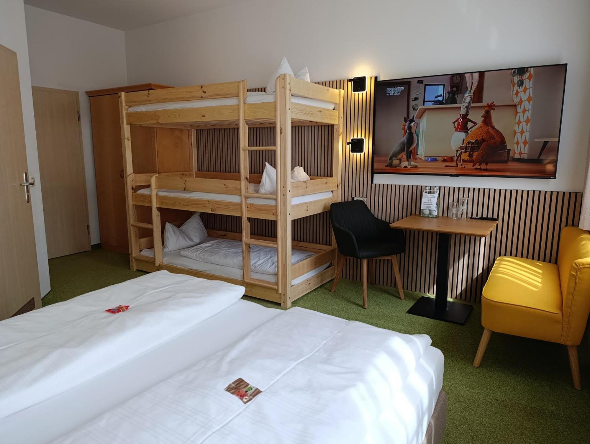 Familienhotel Nahe Der Therme Ердинг Екстериор снимка